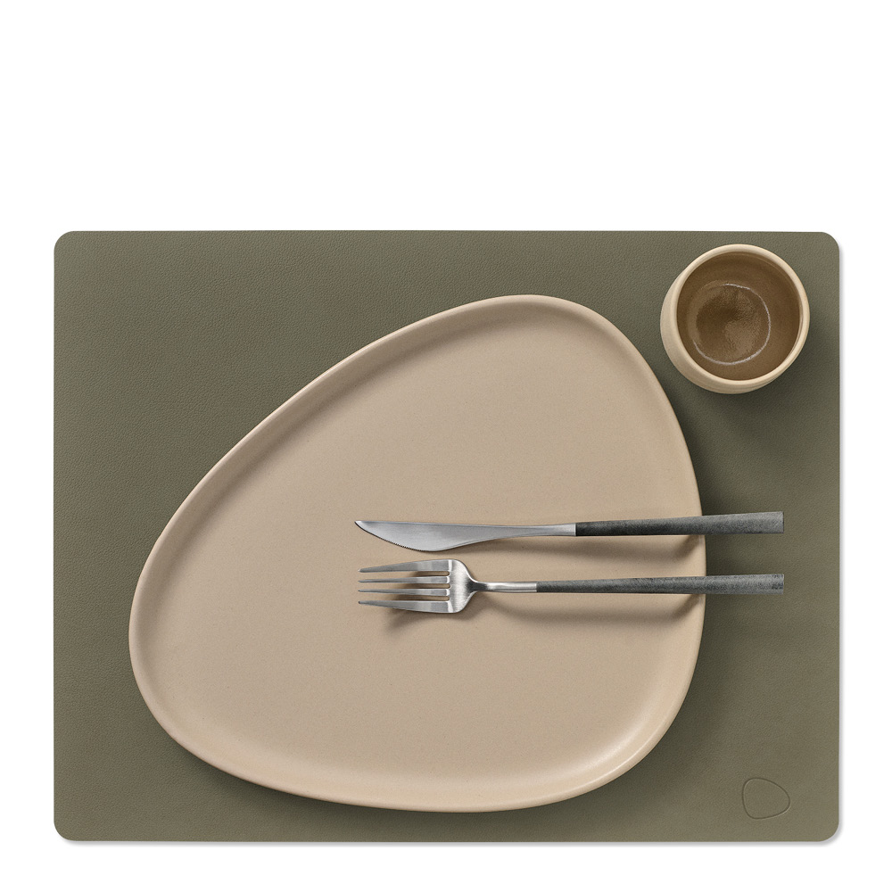 LIND DNA Square Nupo Bordstablett Dubbelsidig Army Grön/Natur