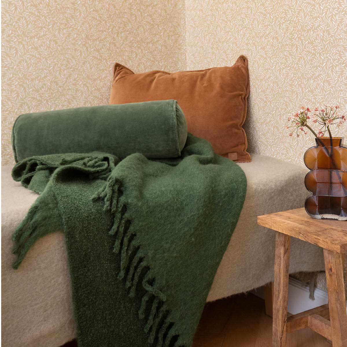 Fanni K Bolster kudde sammet 55x20 cm mossgrön