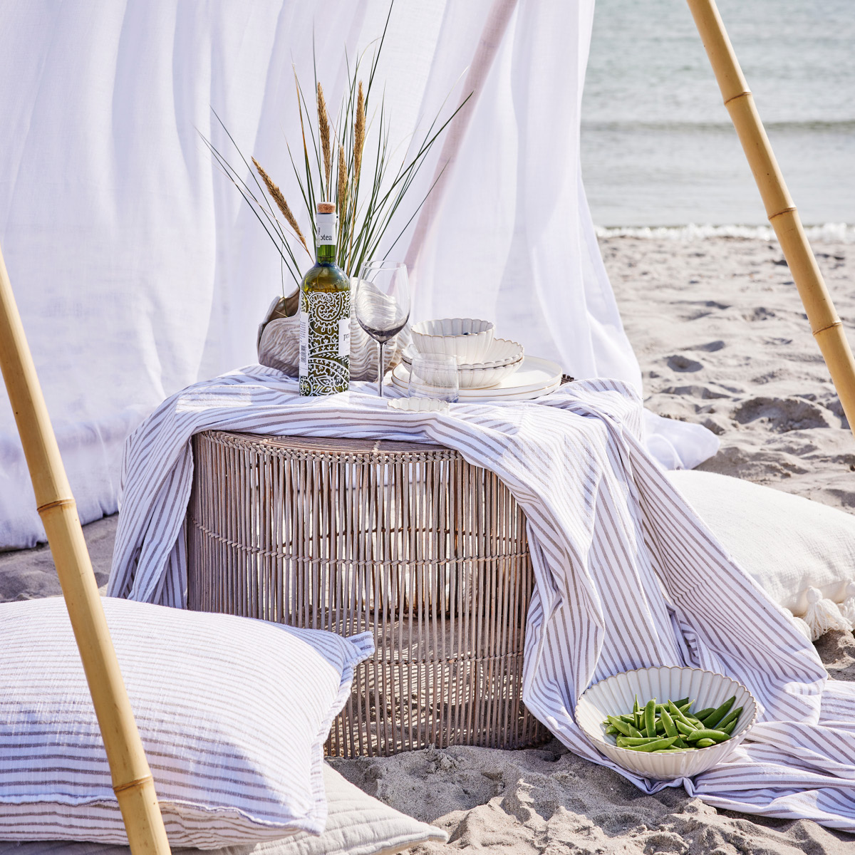 Lene Bjerre Olivia duk 220x140 cm vit/sand