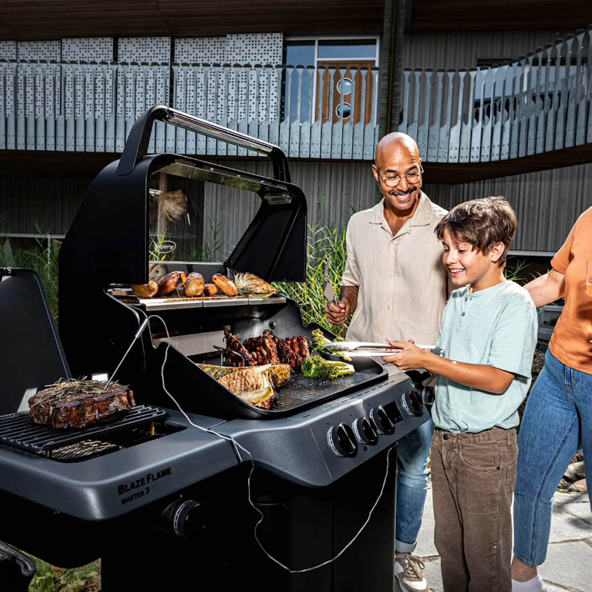 Rösle BlazeFlame Master 3 gasolgrill 24100W svart