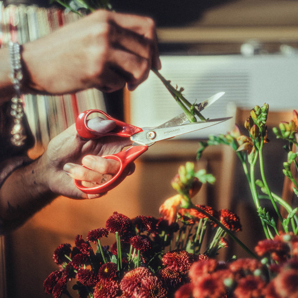 Fiskars Classic universalsaks venstre 21 cm oransje