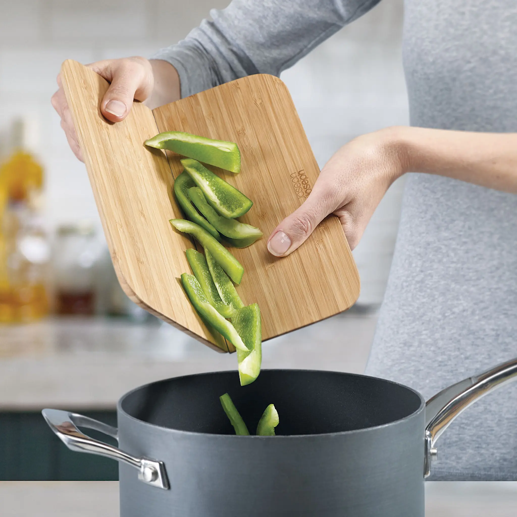 Joseph Joseph Chop2Pot Taitettava Leikkuulauta iso Bambu