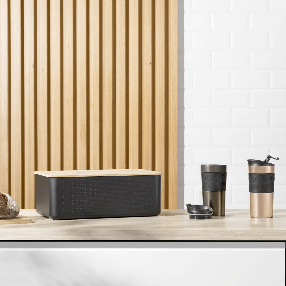 Bodum Bistro brødboks m/skjærefjøl svart