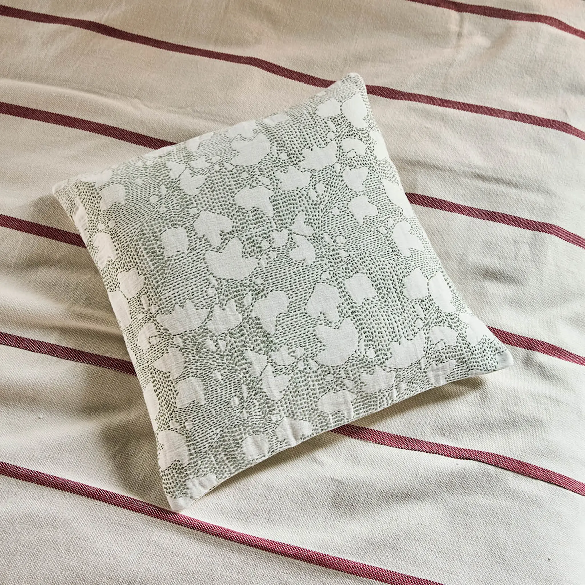 House Doctor Mori kuddfodral 50x50 cm offwhite/kaki