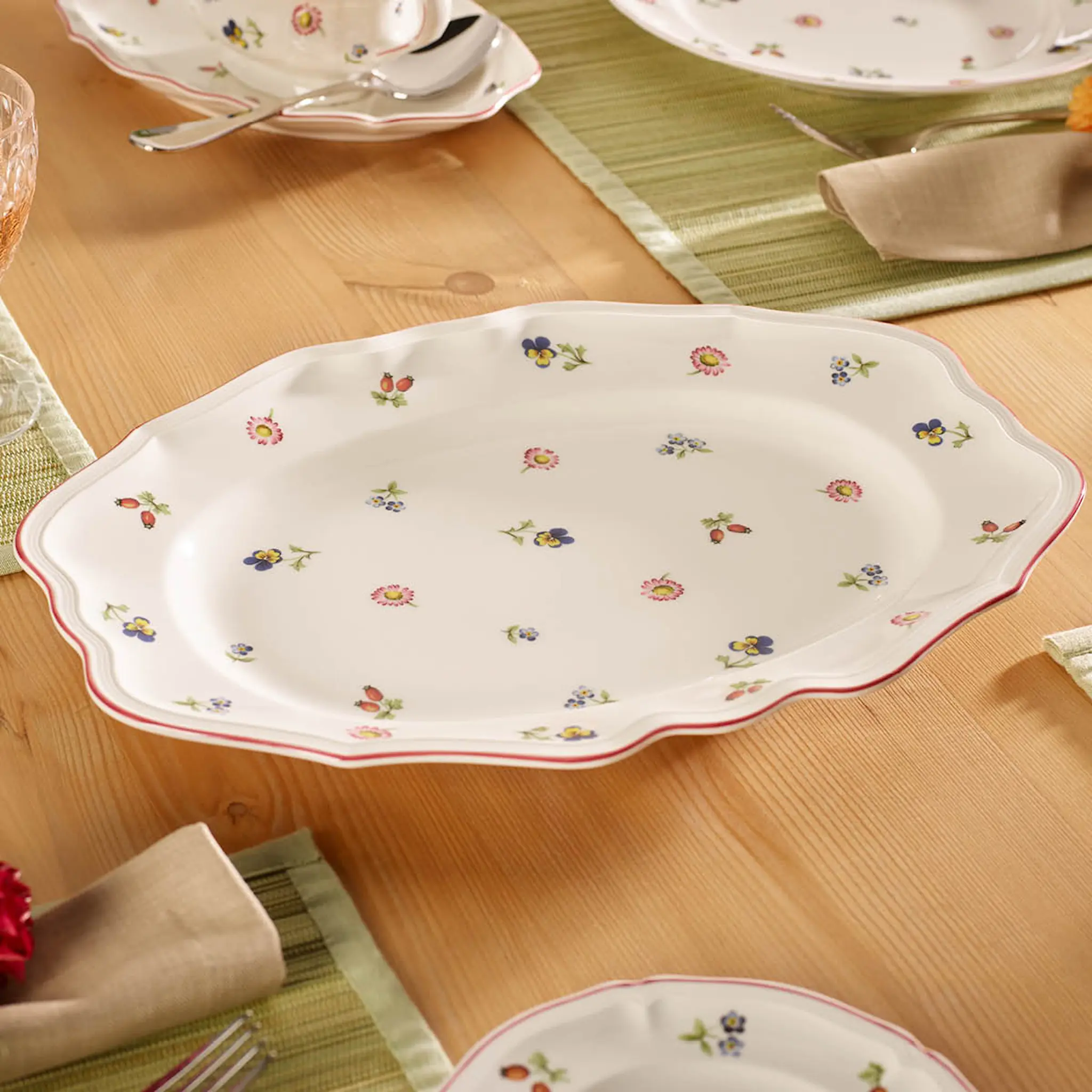 Villeroy & Boch Petite Fleur Fat oval 37 cm