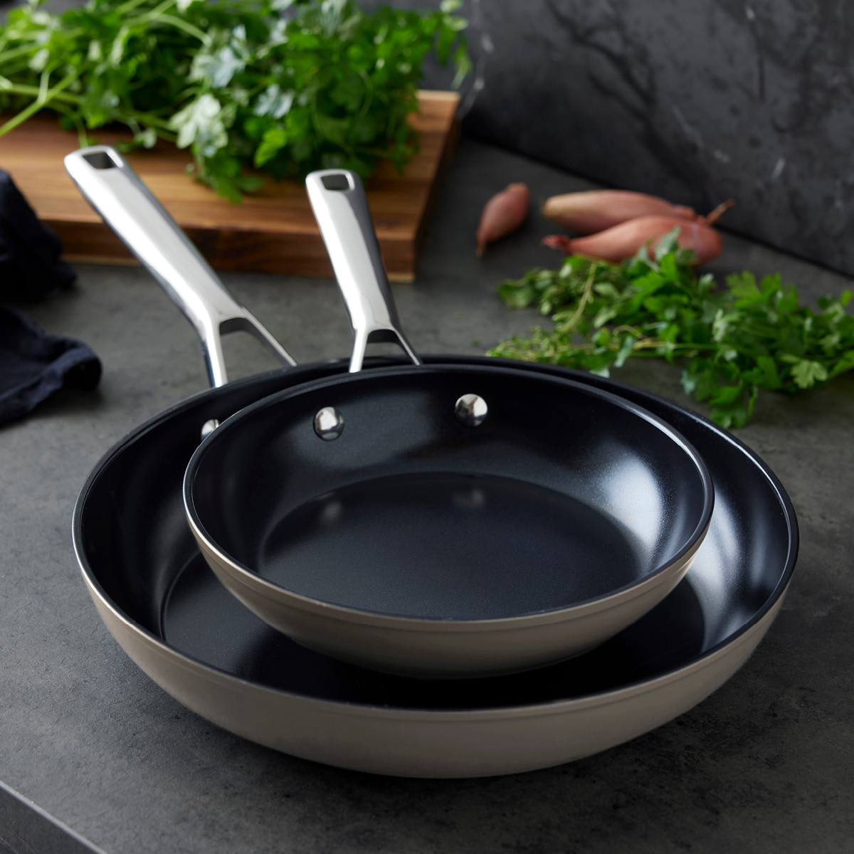 Tareq Taylor Vivian stekepanne 28 cm aluminium beige