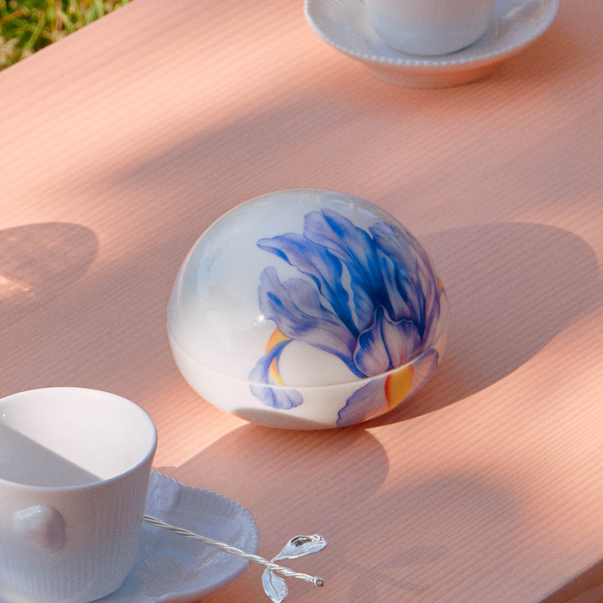 Royal Copenhagen White Elements Espressokuppi ja lautanen 10 cl