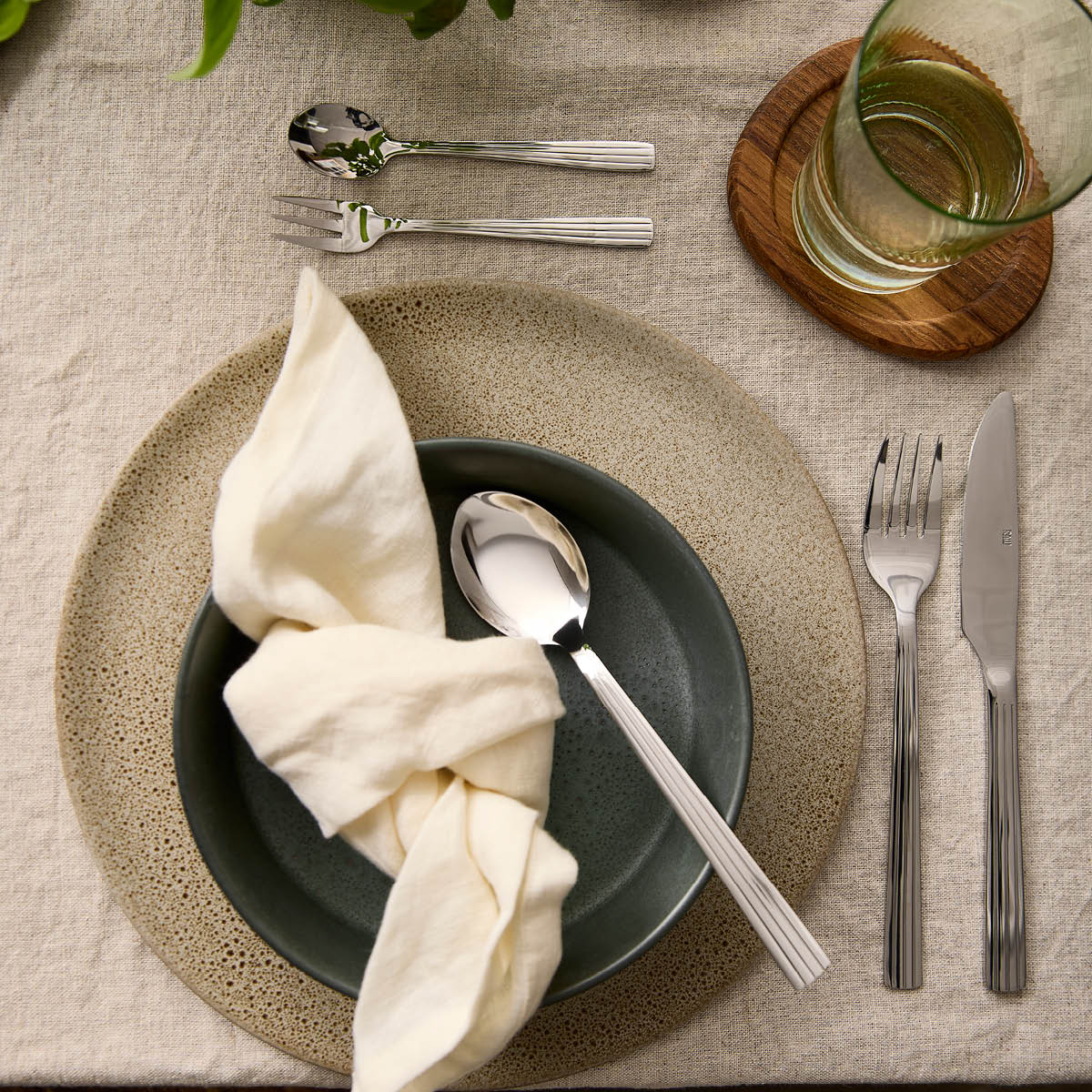 Aida RAW bestickset 60 delar stål