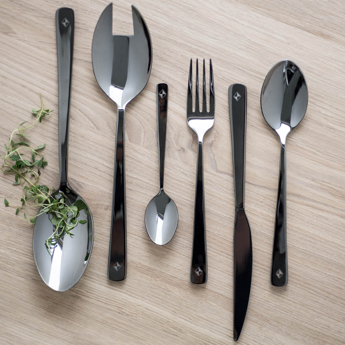 Magnor Tokyo Gunmetal Salladsbestick 25 cm 2 delar Svart