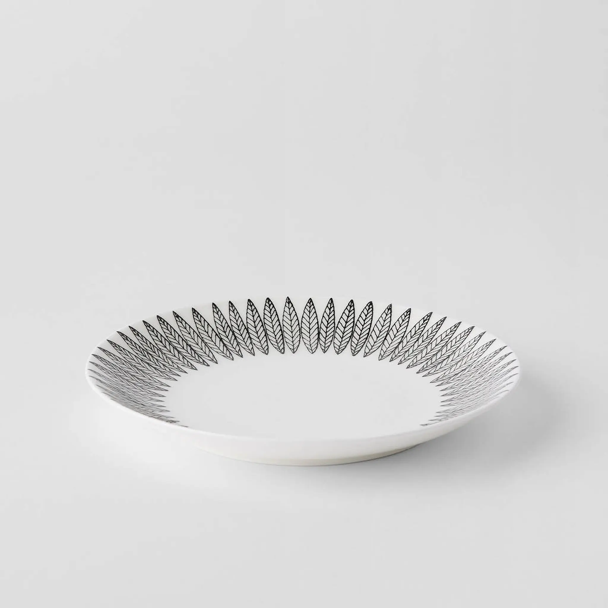 Gustafsberg Salix Svart tallerken 18 cm uten brem
