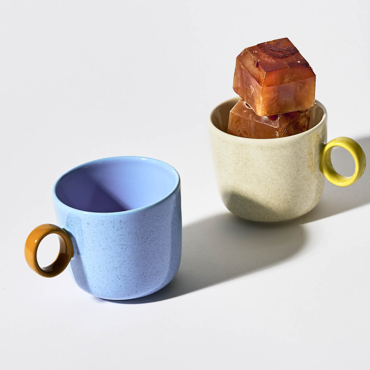 iittala Play krus 35 cl prikket elfenben-oliven