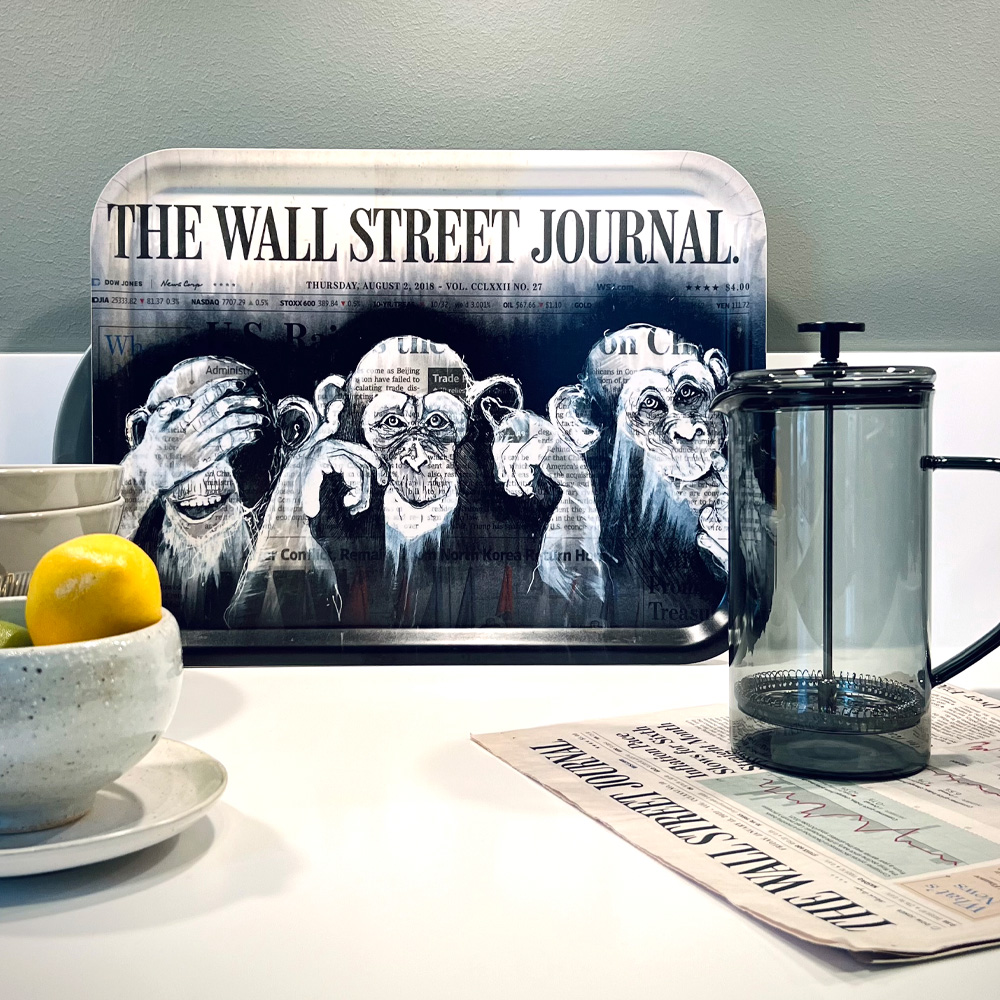 LISA TÖRNER ART Bordbrikke Monkey Business 33x43 cm svart