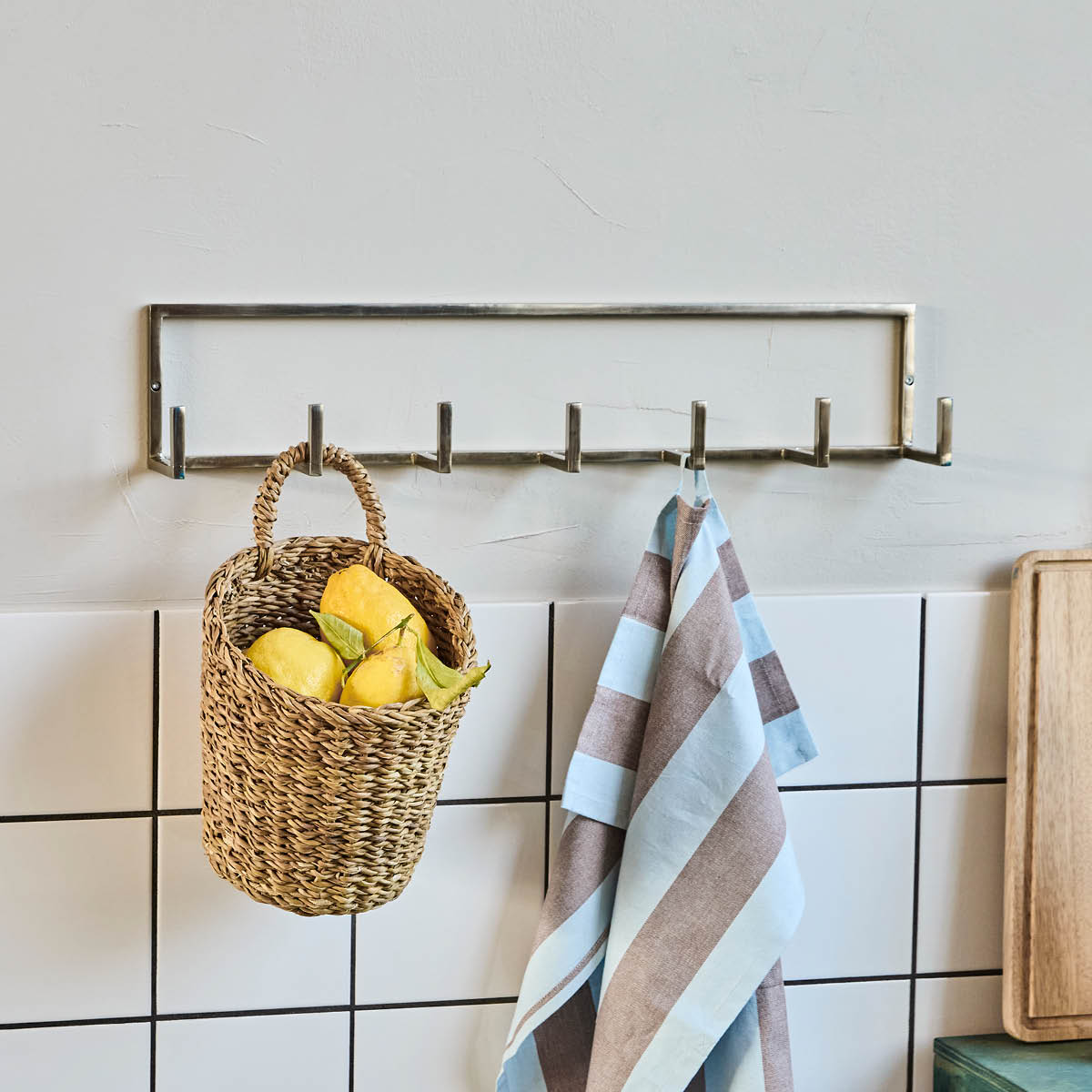 House Doctor Rack Seinänaulakko 60x8x12 cm Hopea