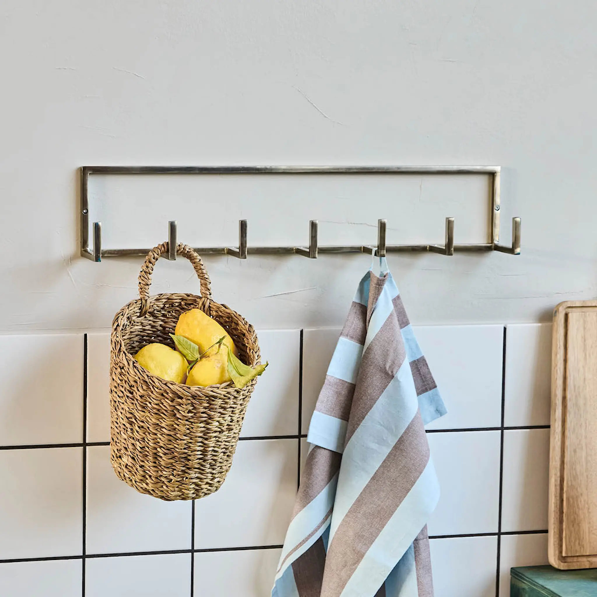 House Doctor Rack Seinänaulakko 60x8x12 cm Hopea