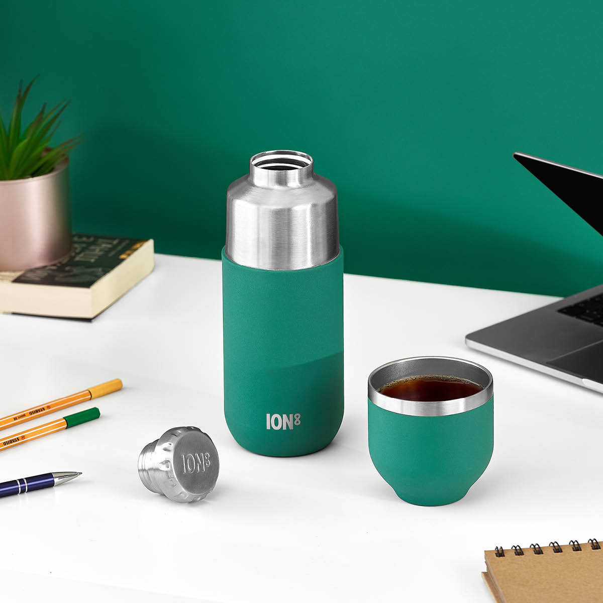 ION8 Luma termosflaska med kopp 0,7 L grön