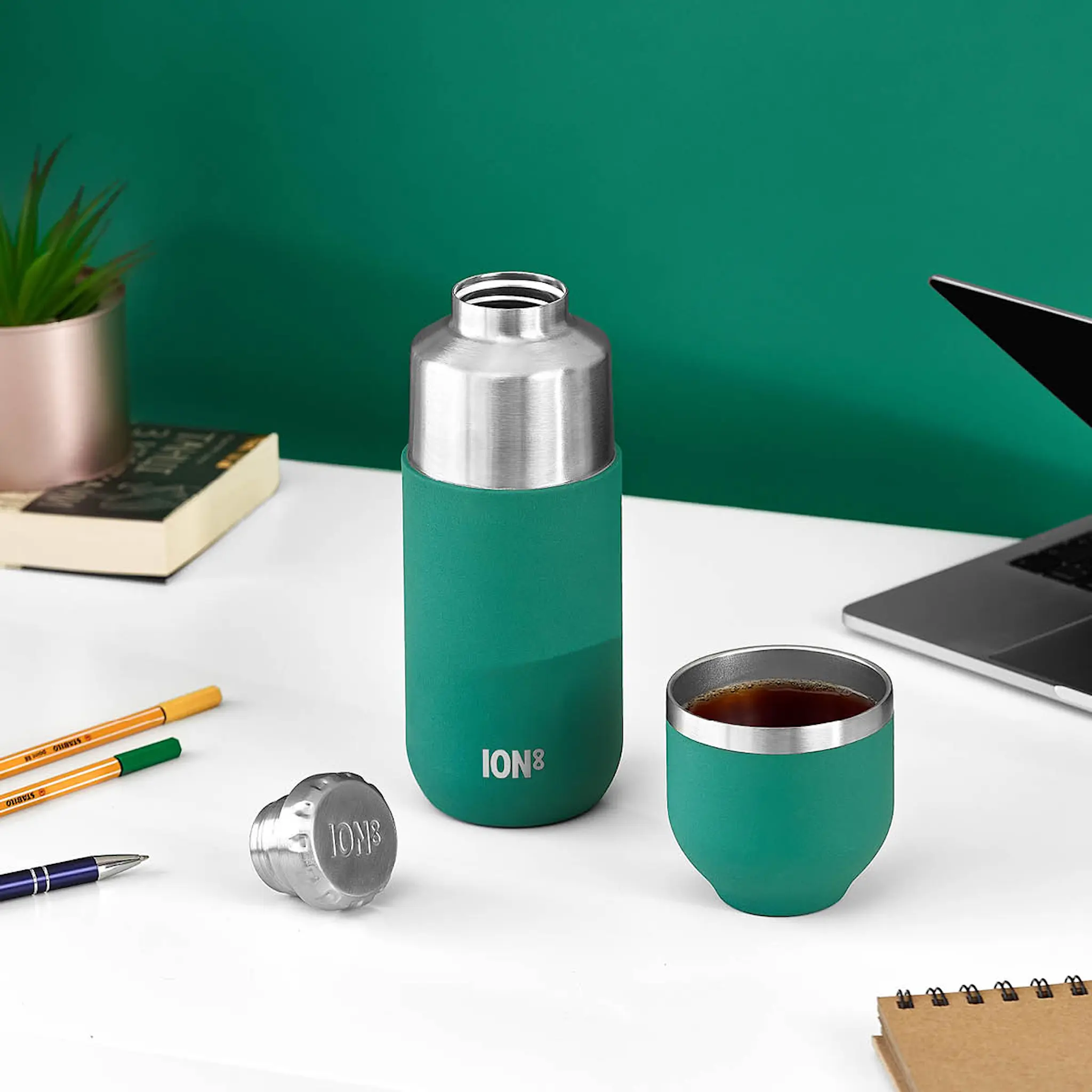 ION8 Luma termosflaska med kopp 0,7 L grön