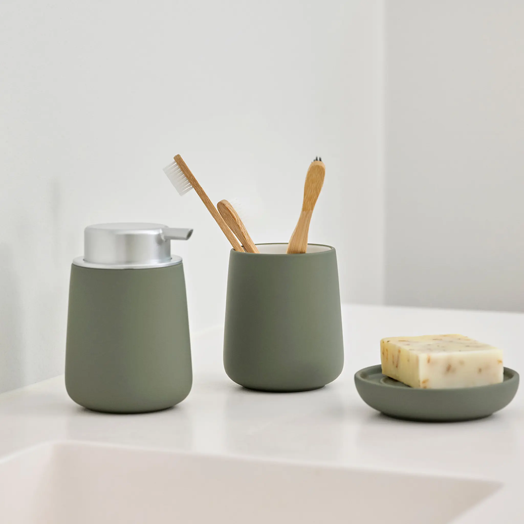 Zone Nova tvålpump 250 ml olive green