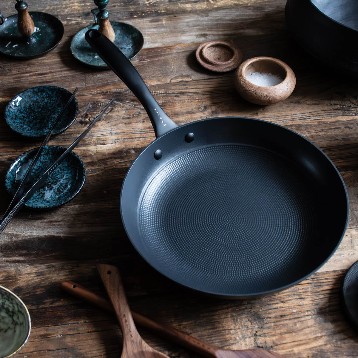 Satake Stekepannesett 20+28 cm med honeycomb og keramisk belegg