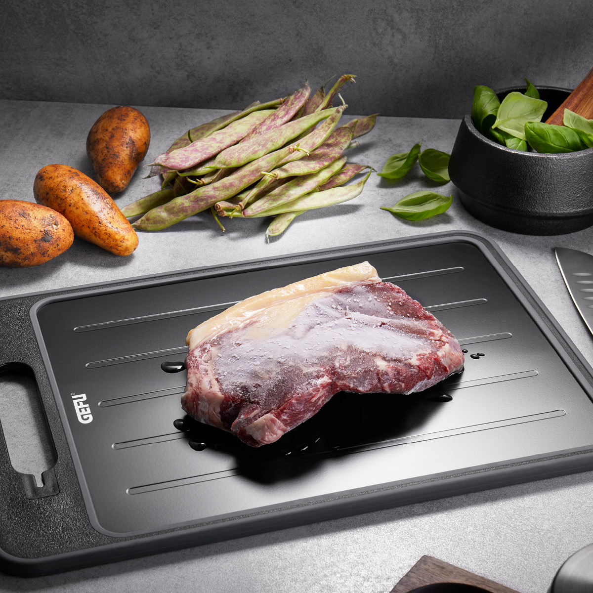 Gefu Cut Pro upptining- och skärbräda 36,5x25 cm svart/grå