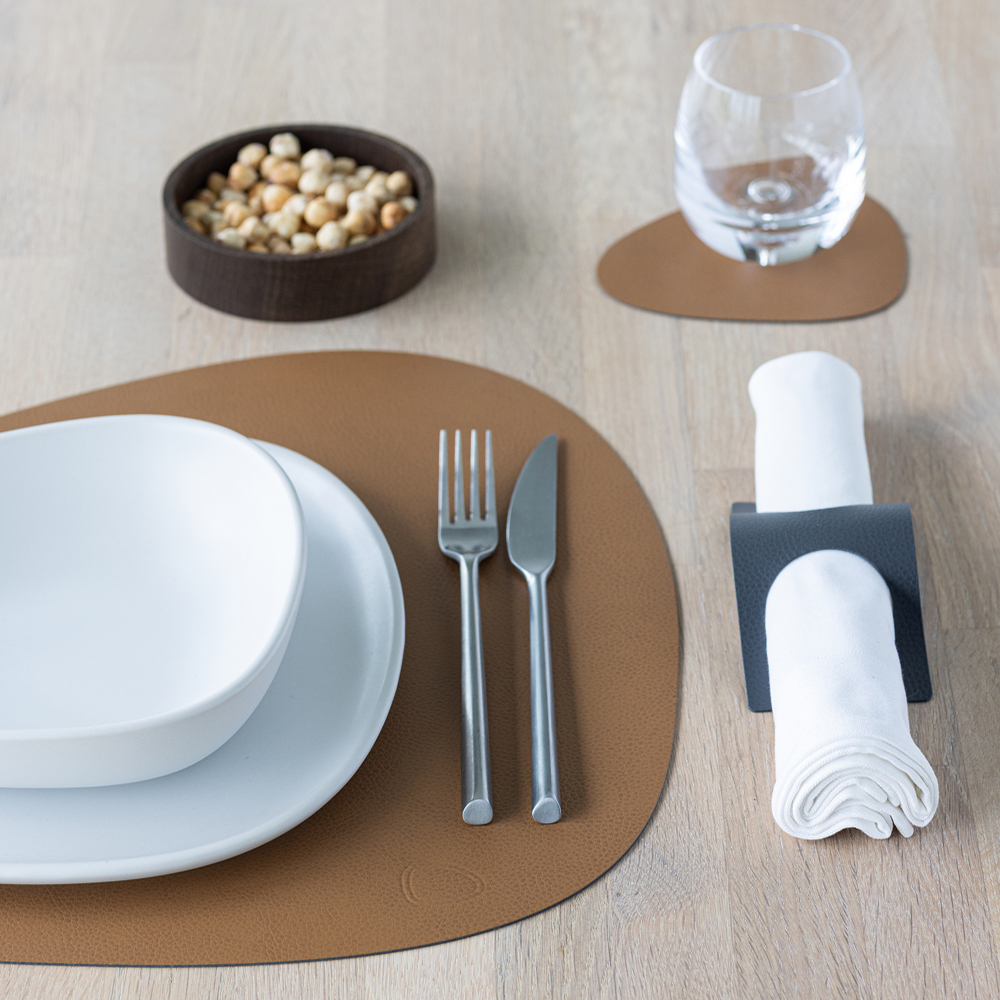 LIND DNA Curve Leather Serene Pöytätabletti 37x44 cm Nature