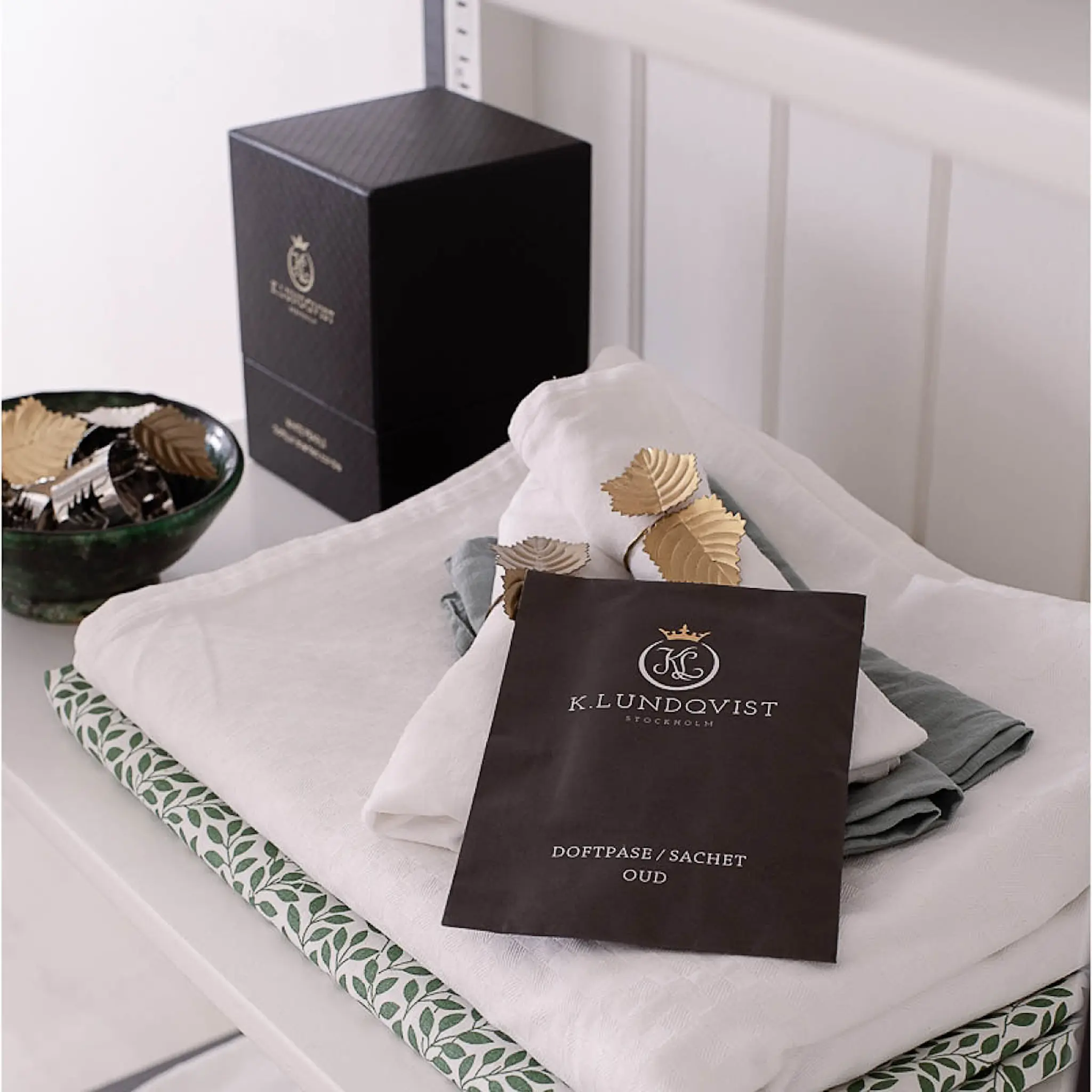 K. Lundqvist Stockholm Black Cashmere Tuoksupussi