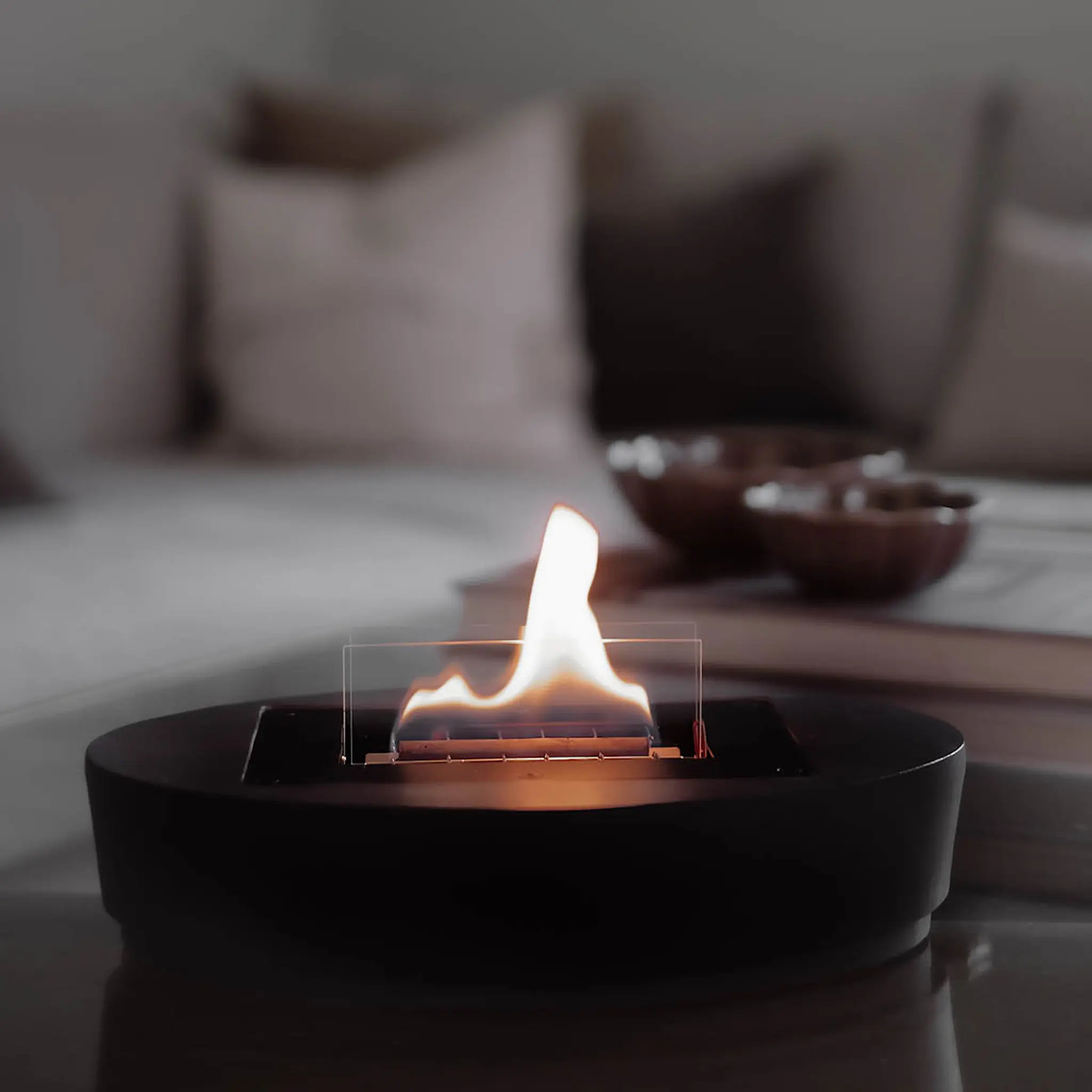 Tenderflame Carnation Bordsspis Svart