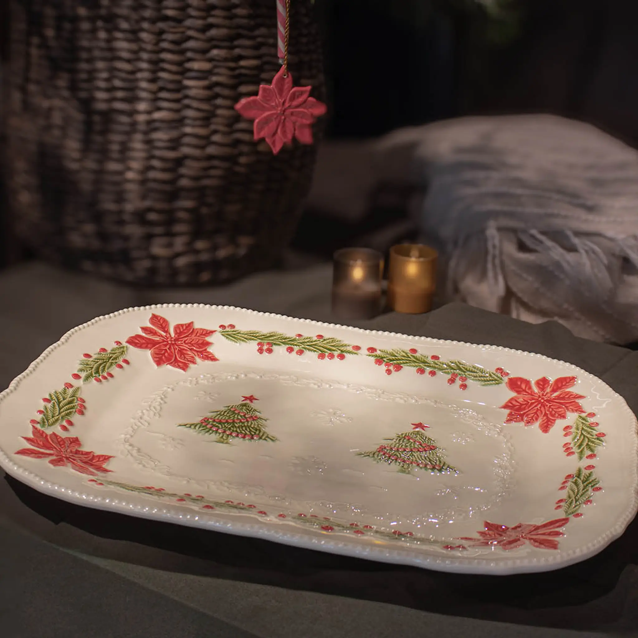 Bordallo Pinheiro Christmas serveringsfat 47x36 cm vit