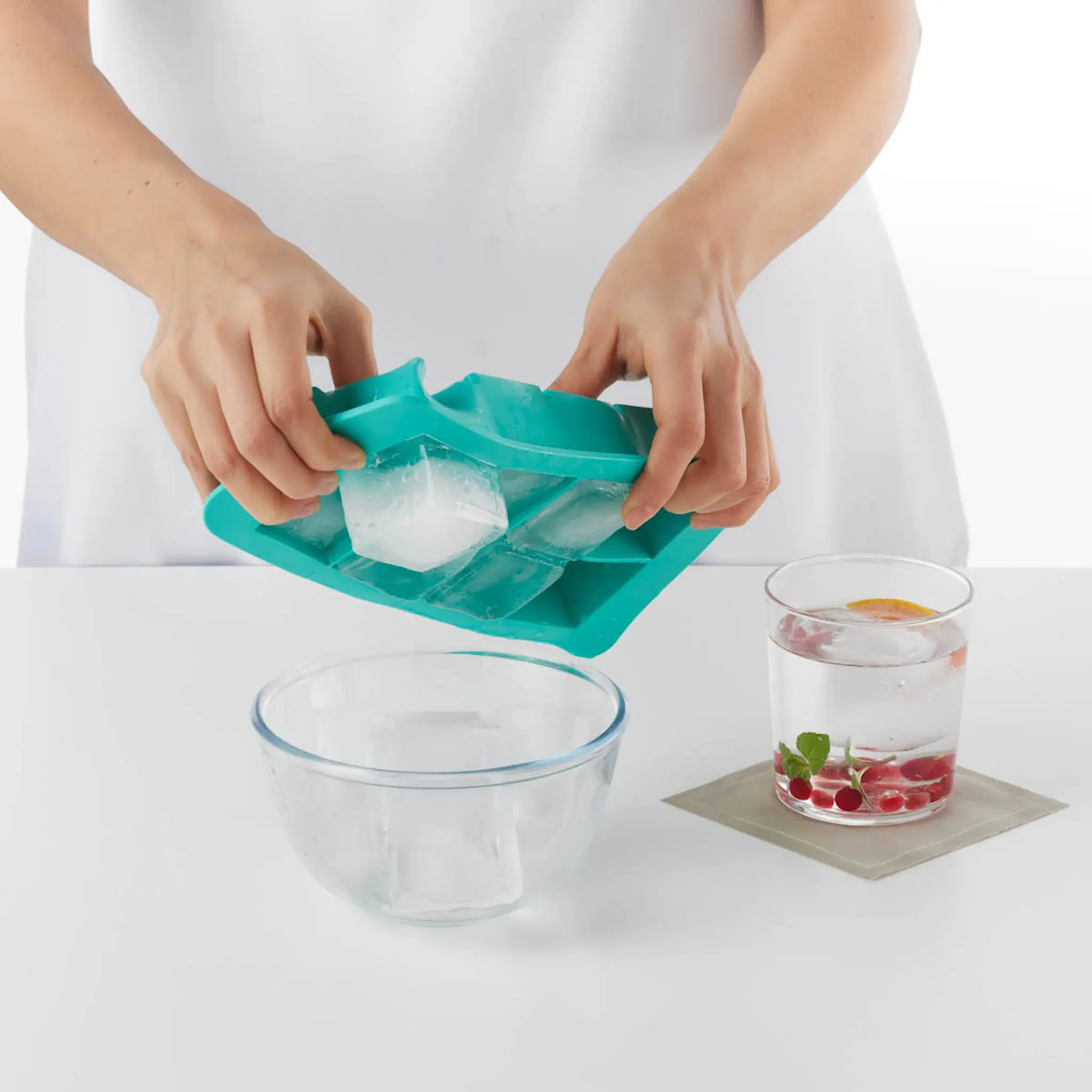 Lékué XL isform med lock för 8 stora iskuber turkos