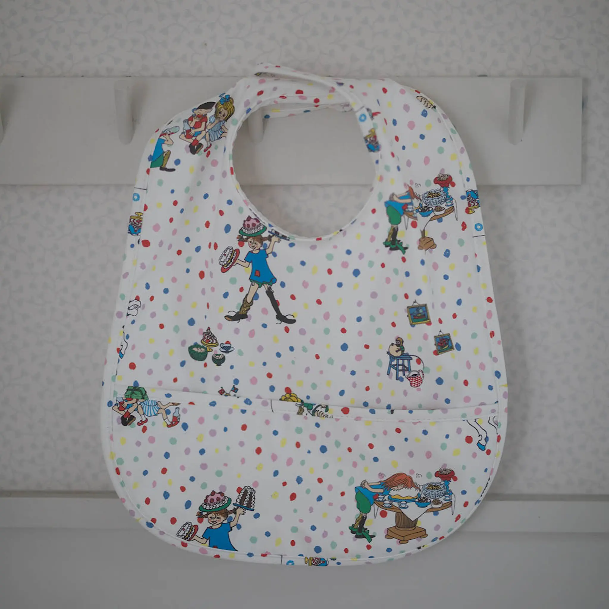 Rätt Start Pippi Långstrump haklapp Födelsedag vit