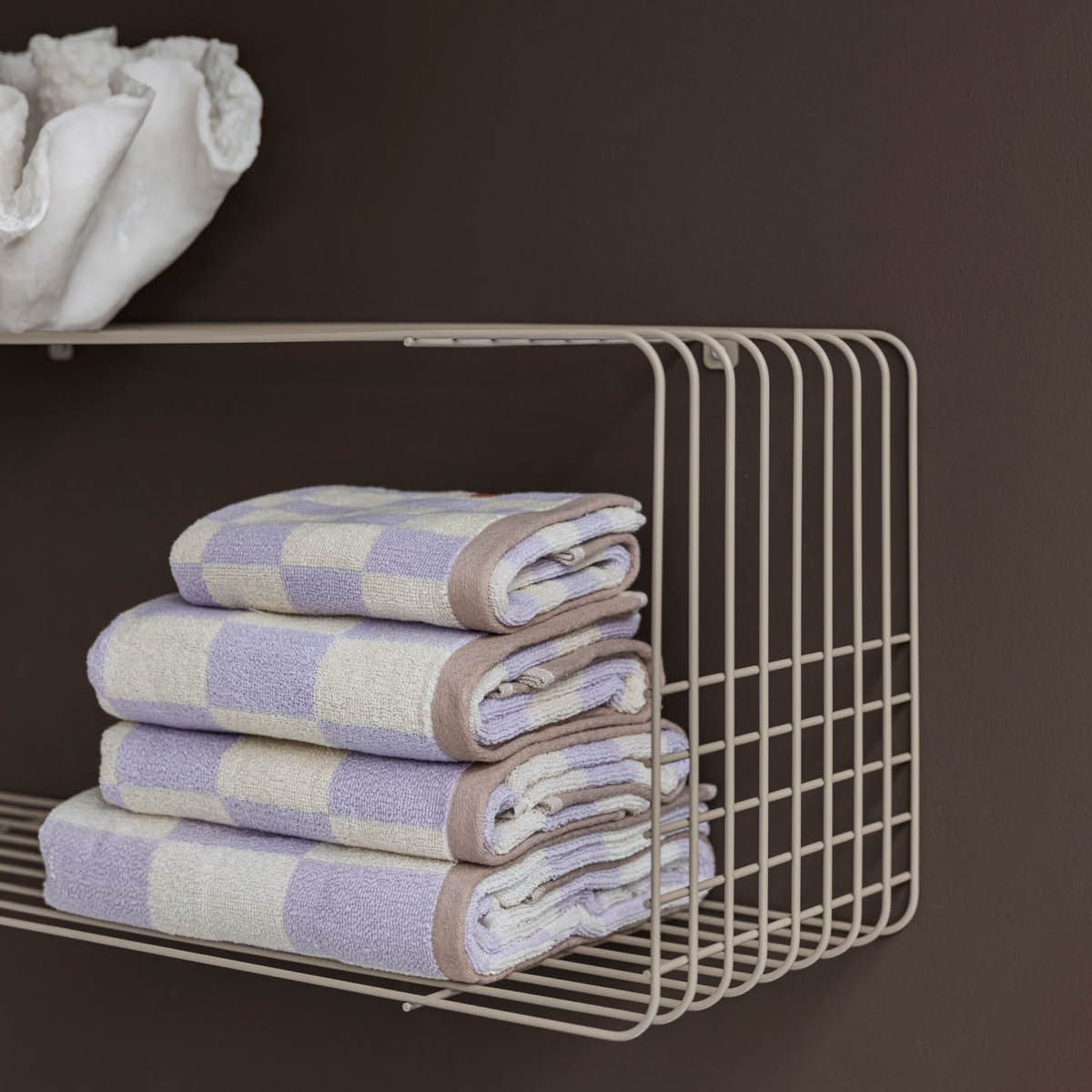 Mette Ditmer Wire Metallihylly 70,5x26x31 cm Hiekka