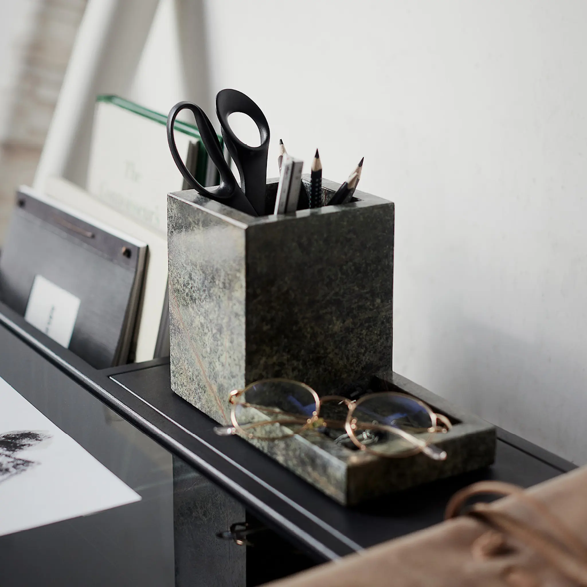 Muubs Vita diskställ 11x21 cm Mörk grå