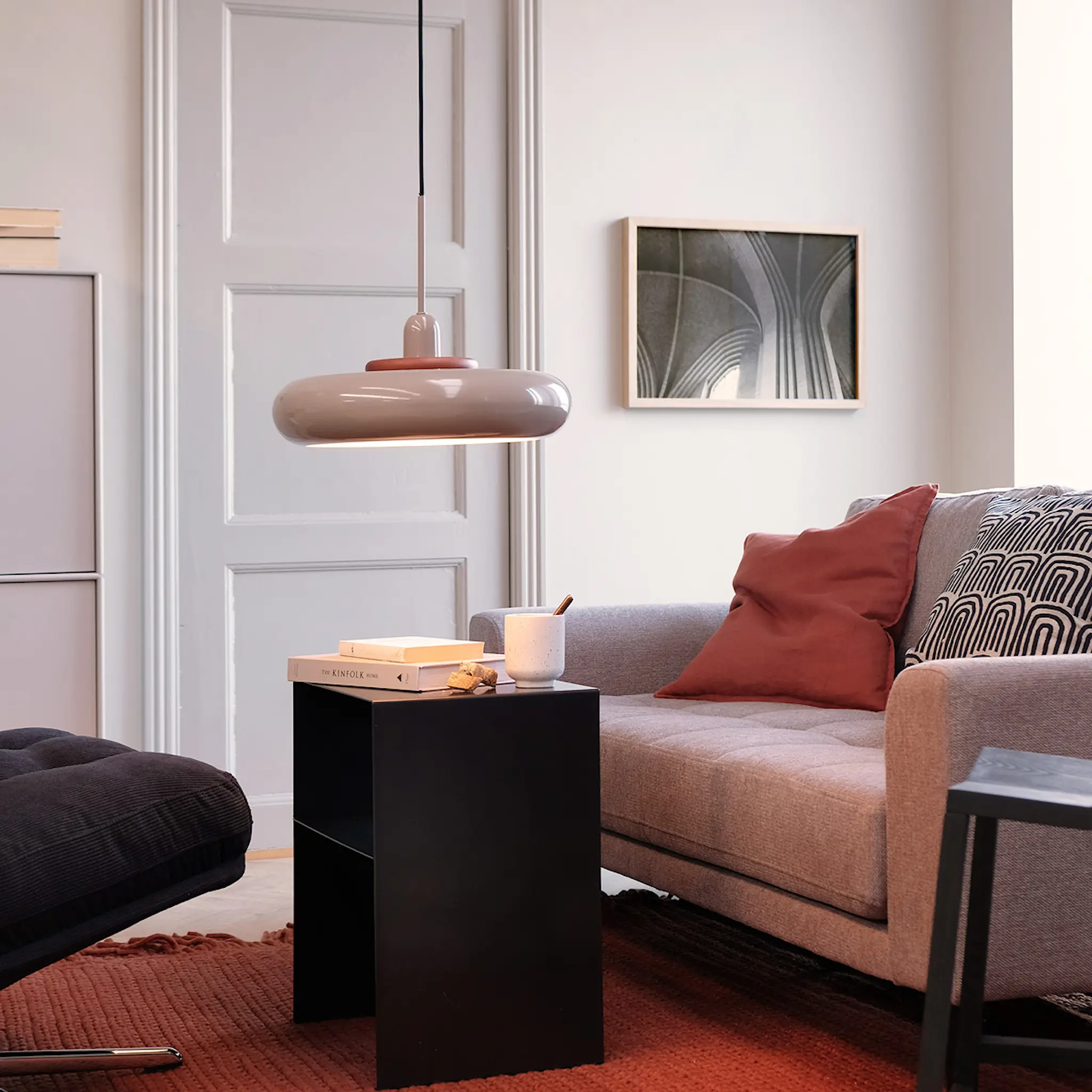 Dyberg Larsen Planet Kattovalaisin 36 cm Latte