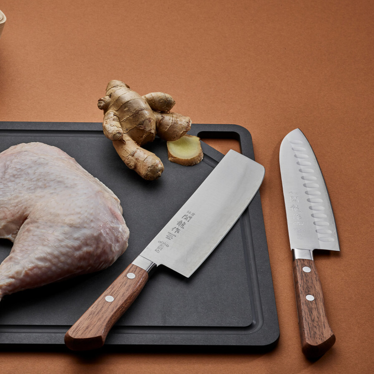 Sekiryu Wood santokukniv m/ luftlommer 16,5 cm blank/tre