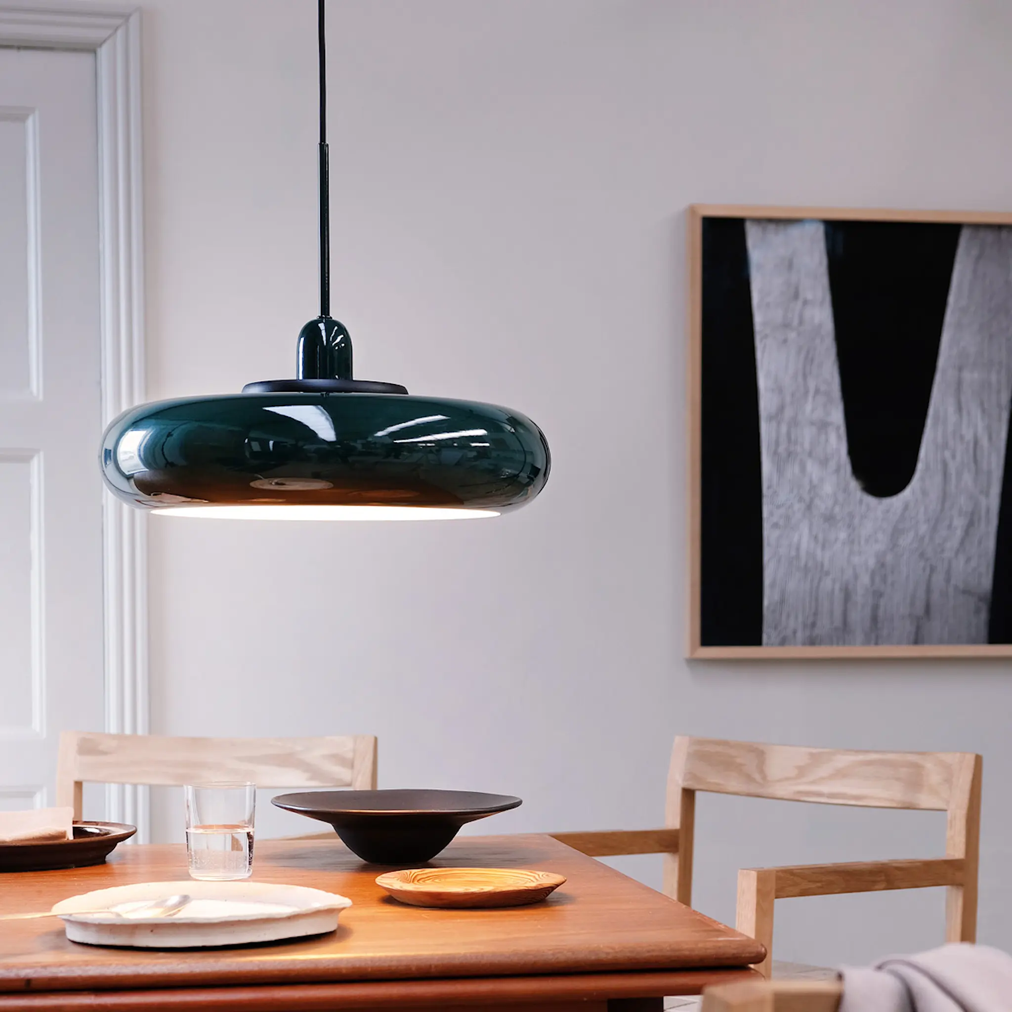 Dyberg Larsen Planet pendellampa 36 cm mörkgrön