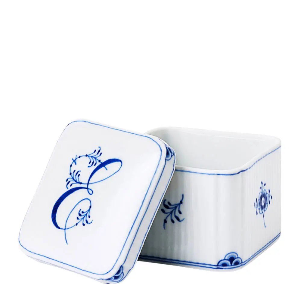 Alphabet Collection firkantet bonbonniere E 13 cl blå/hvit