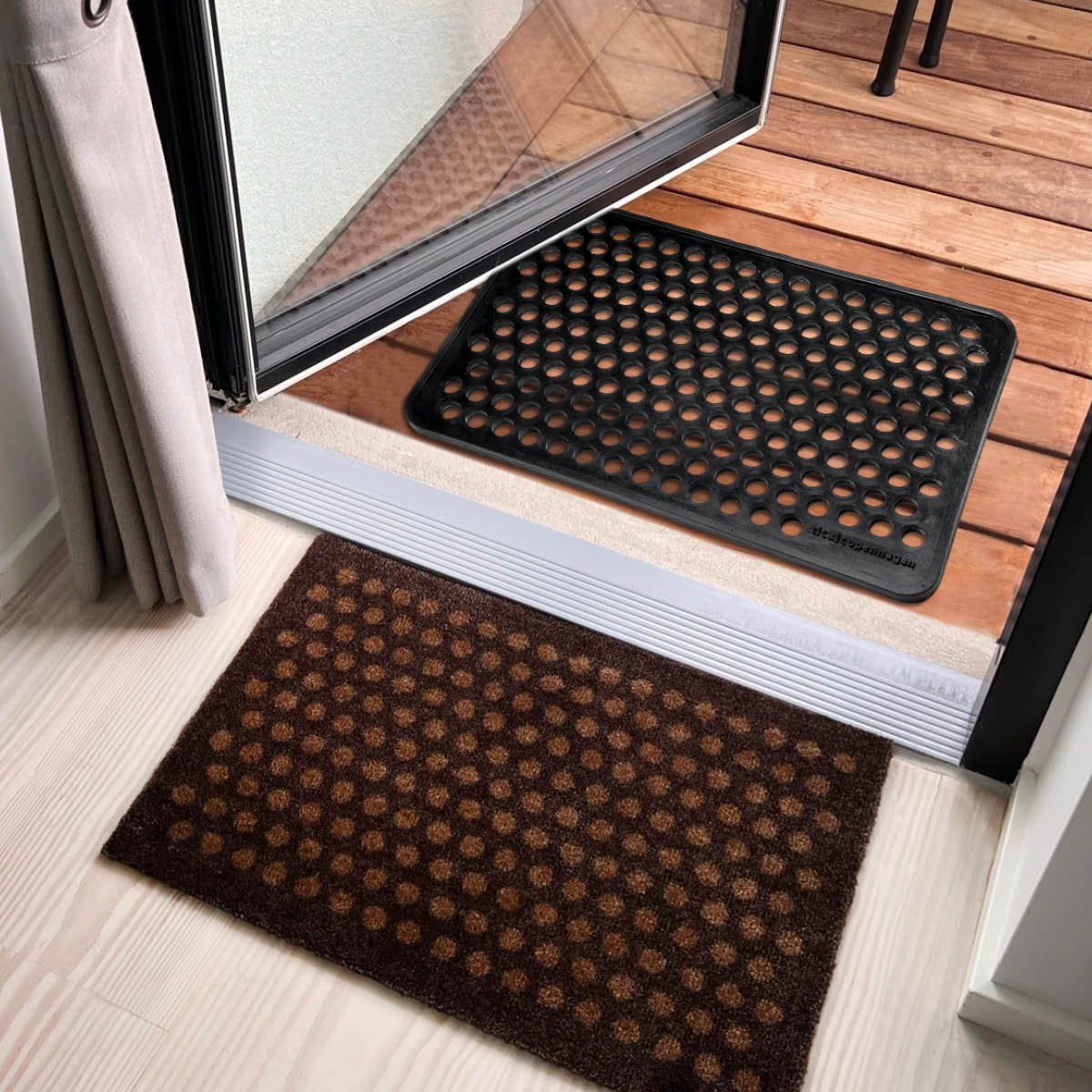 Tica Copenhagen Dot dörrmatta gummi 40x60 cm svart