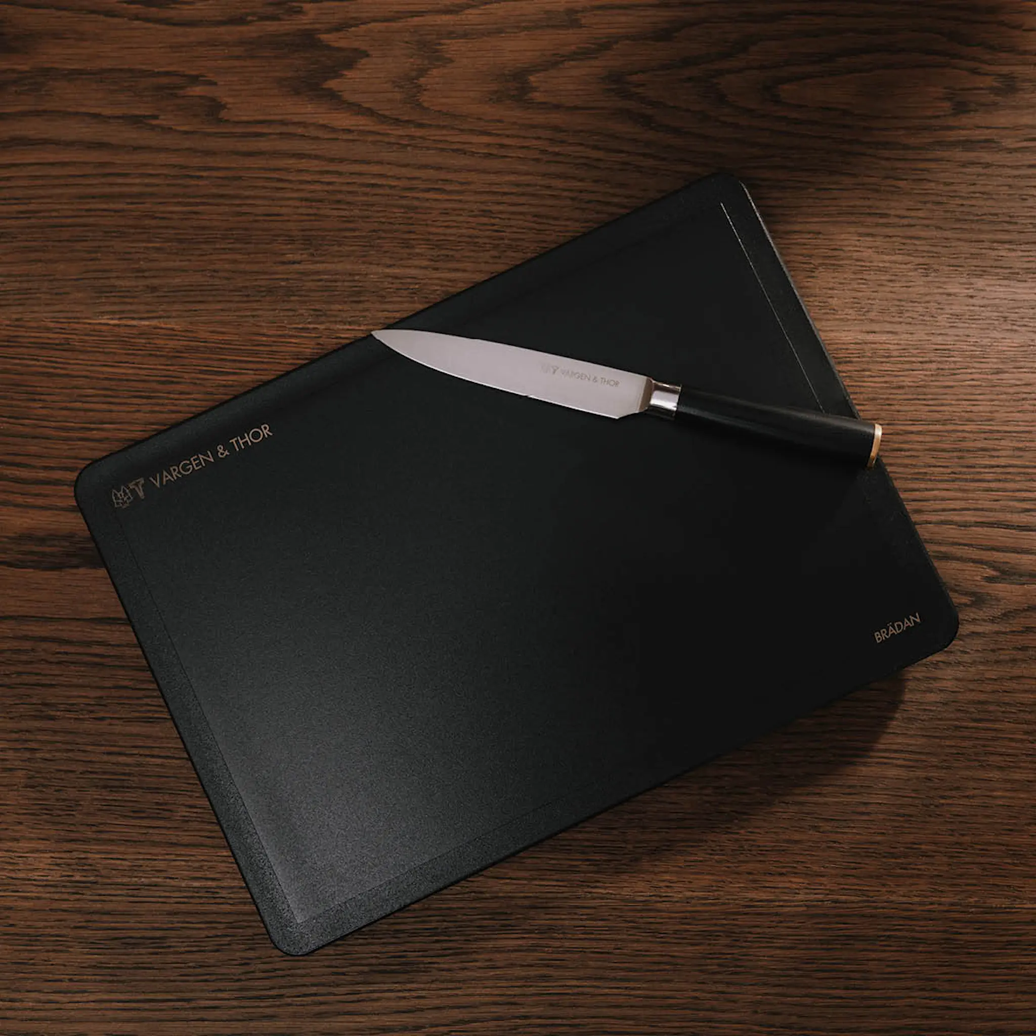 Vargen & Thor Brädan skärbräda 35x25 cm svart