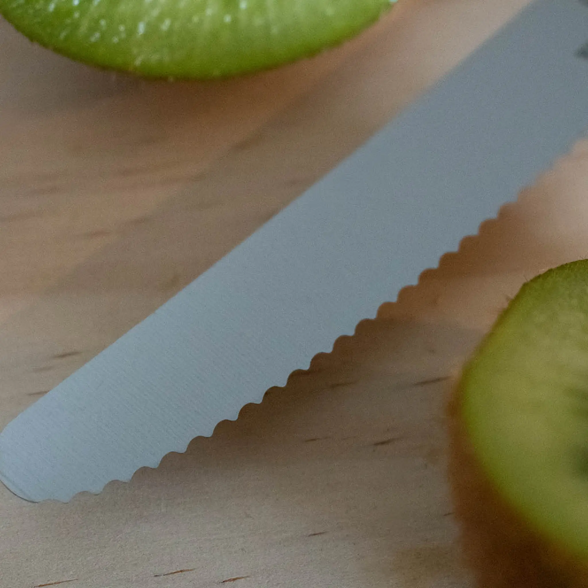 Victorinox Swiss Classic tomatkniv 11 cm rosa
