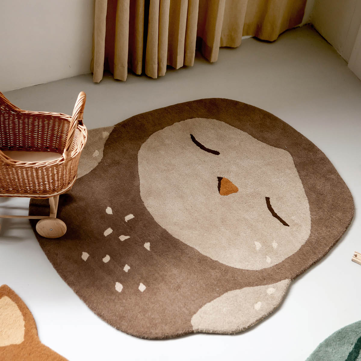 Lone Tepper Ugle ull gulvteppe 113x120 cm taupe