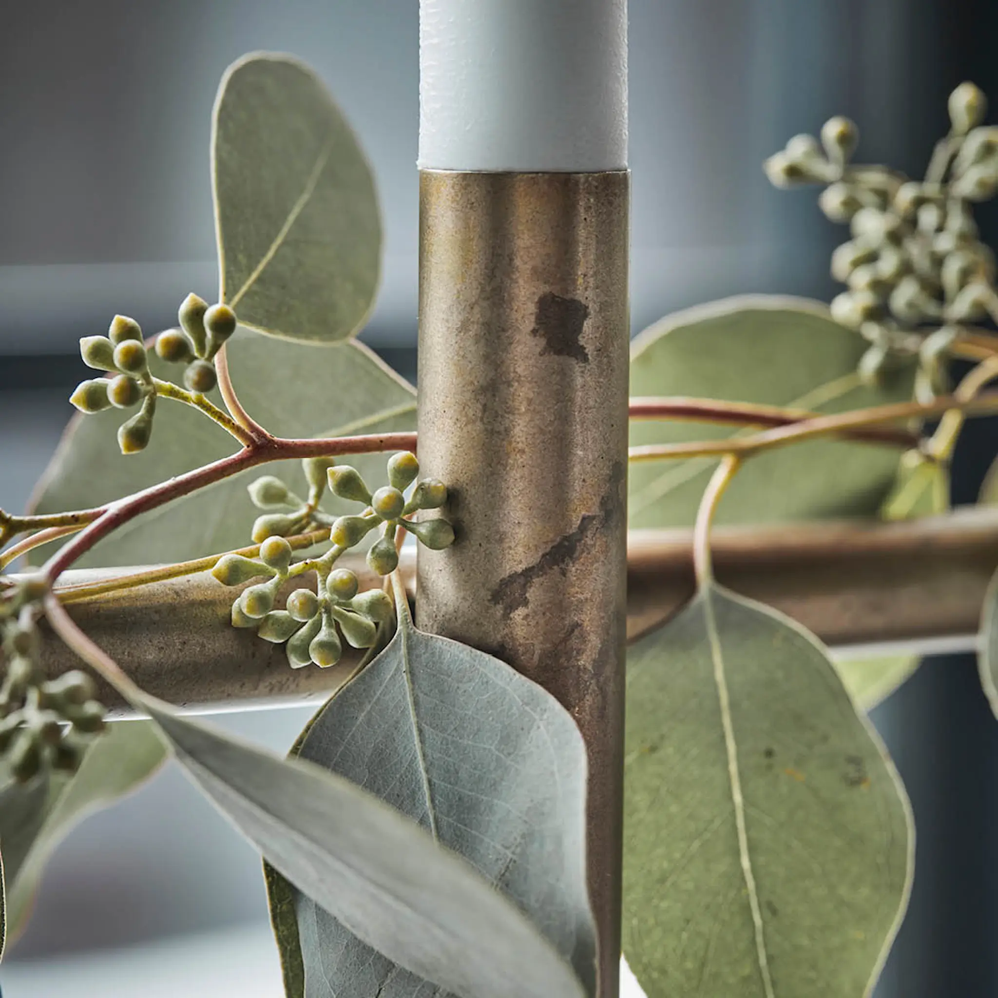 House Doctor Maxi takhängd ljusstake 102x26 cm antik mässing