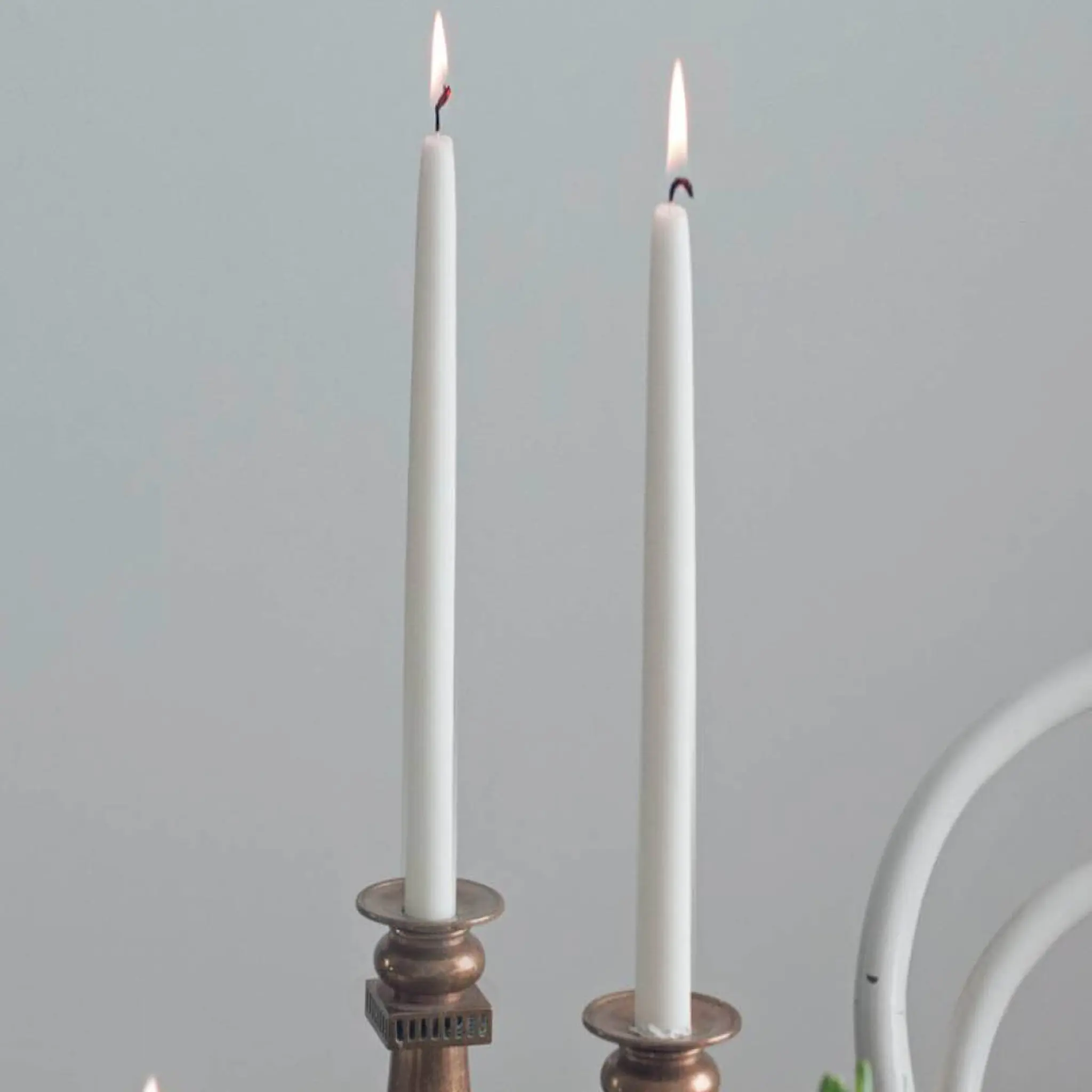 Liljeholmens Sofia lange antikklys 36 cm 4 stk hvit hover