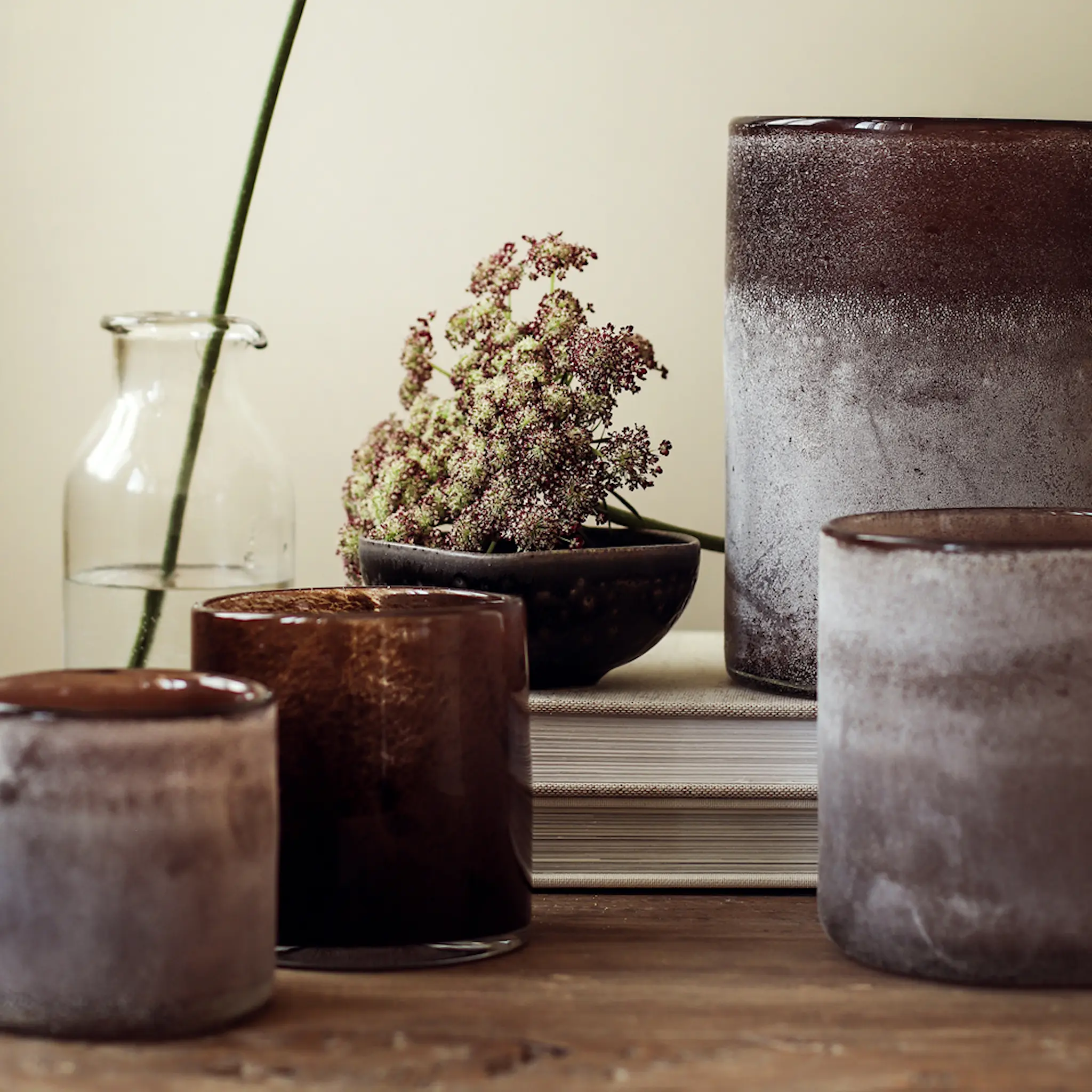 Tell Me More Frost Ljuslykta 13x19 cm Brun