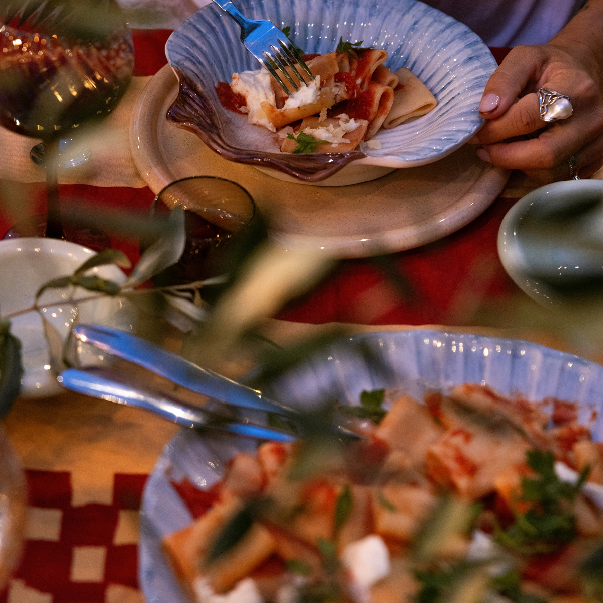 ByOn Armona Tarjoiluastia 32 cm Vaaleansininen