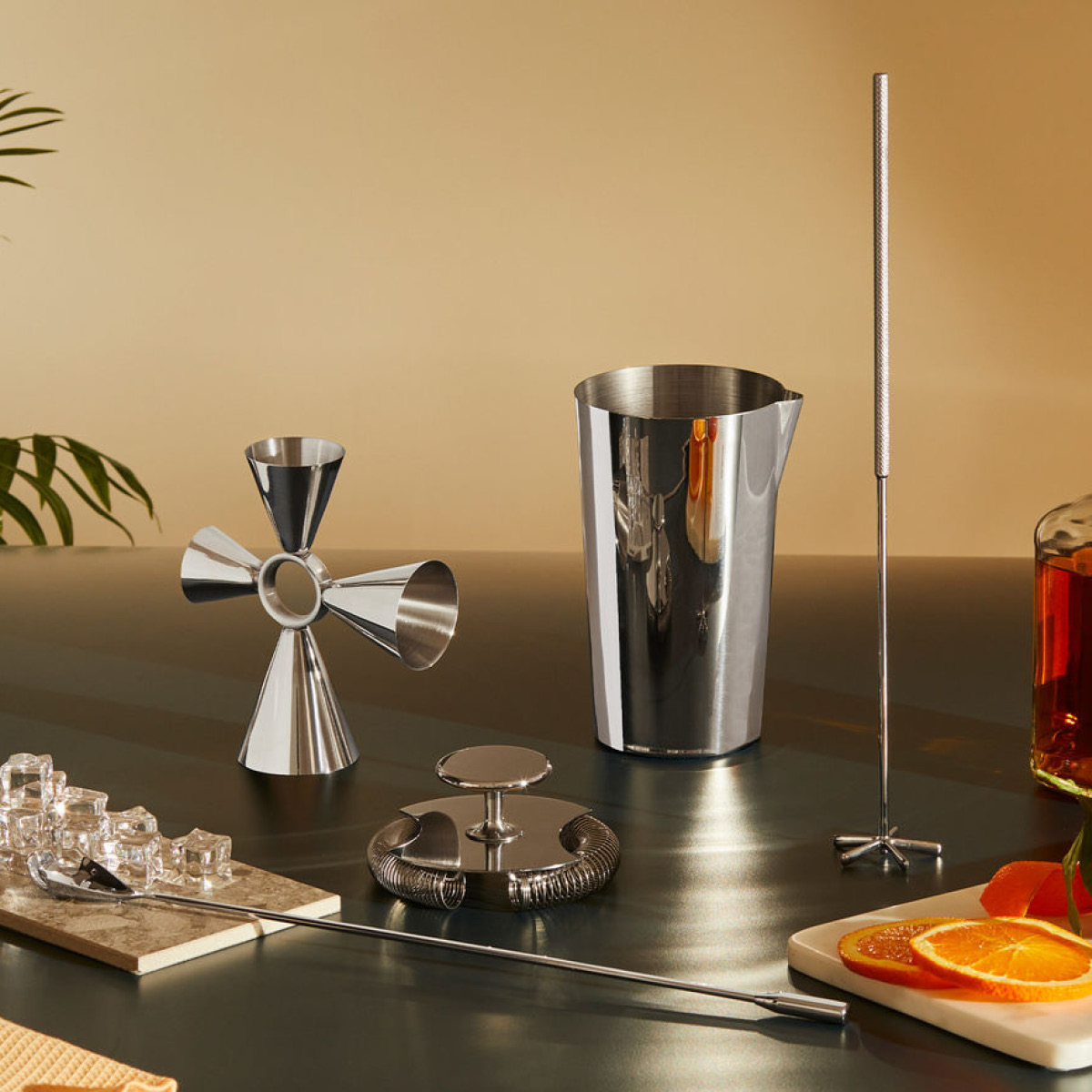 Alessi Tending Box cocktail miksebeholder 75 cl rustfritt stål