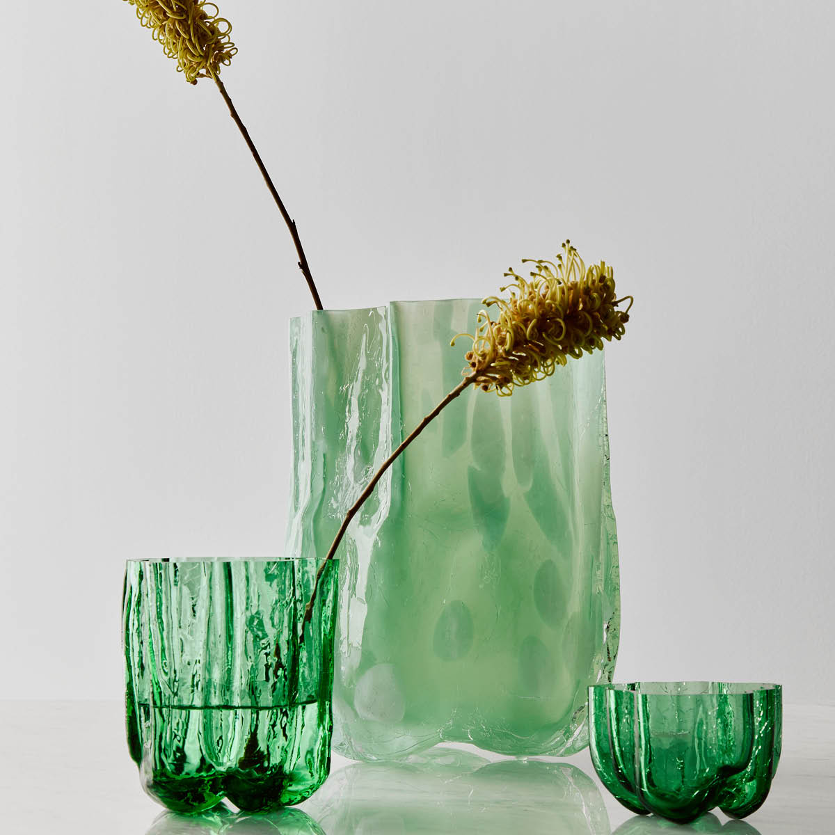 Kosta Boda Crackle lyslykt 5,8 cm mørk grønn