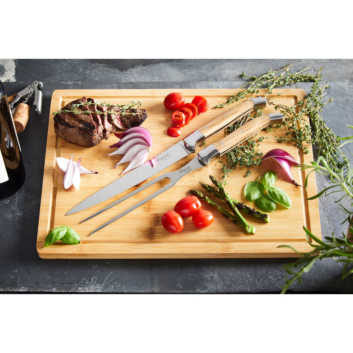 Laguiole by Hâws Trancherset med skärbräda 38x28 cm bambu/olivträ