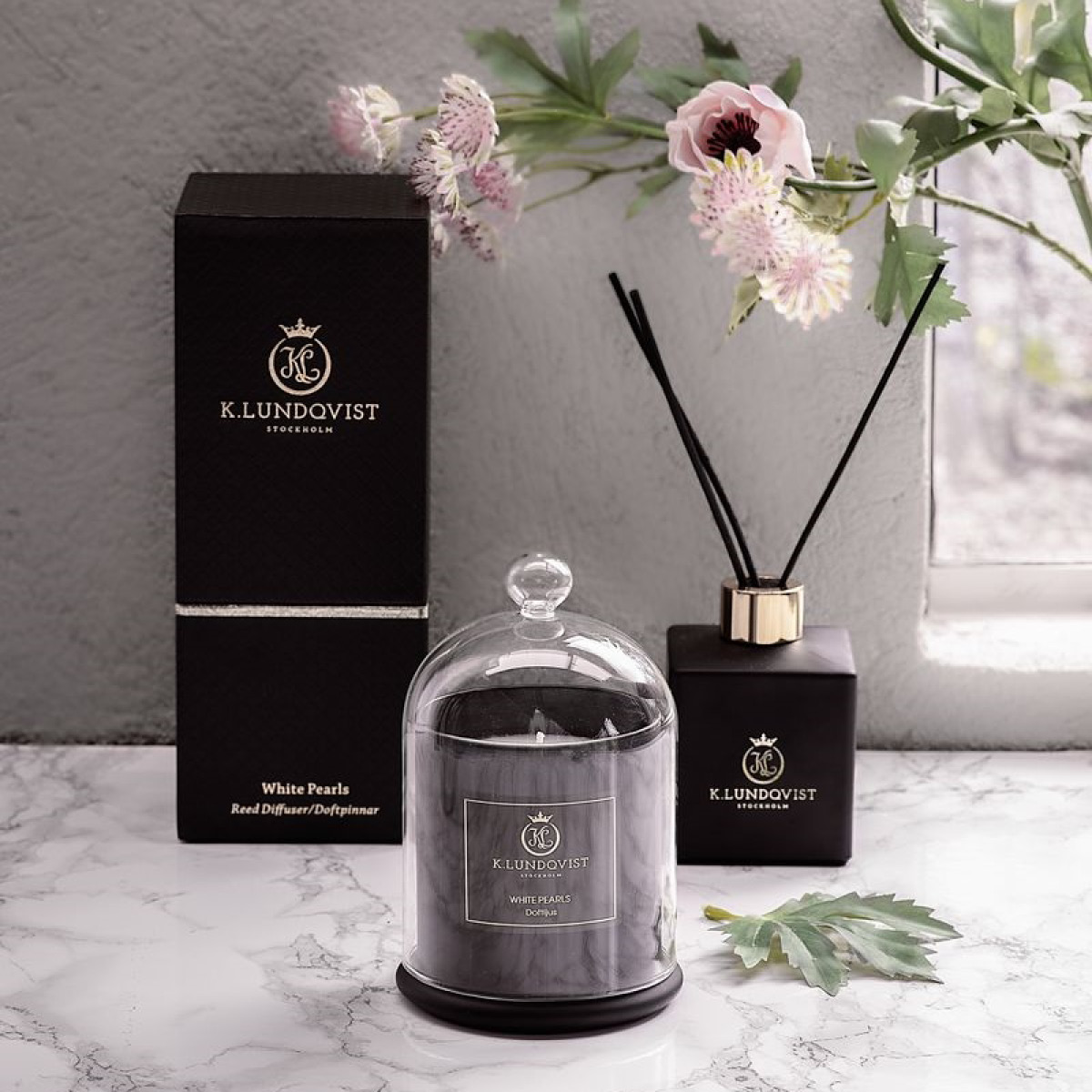 K. Lundqvist Stockholm Doftljus med glaskupa casa violeta