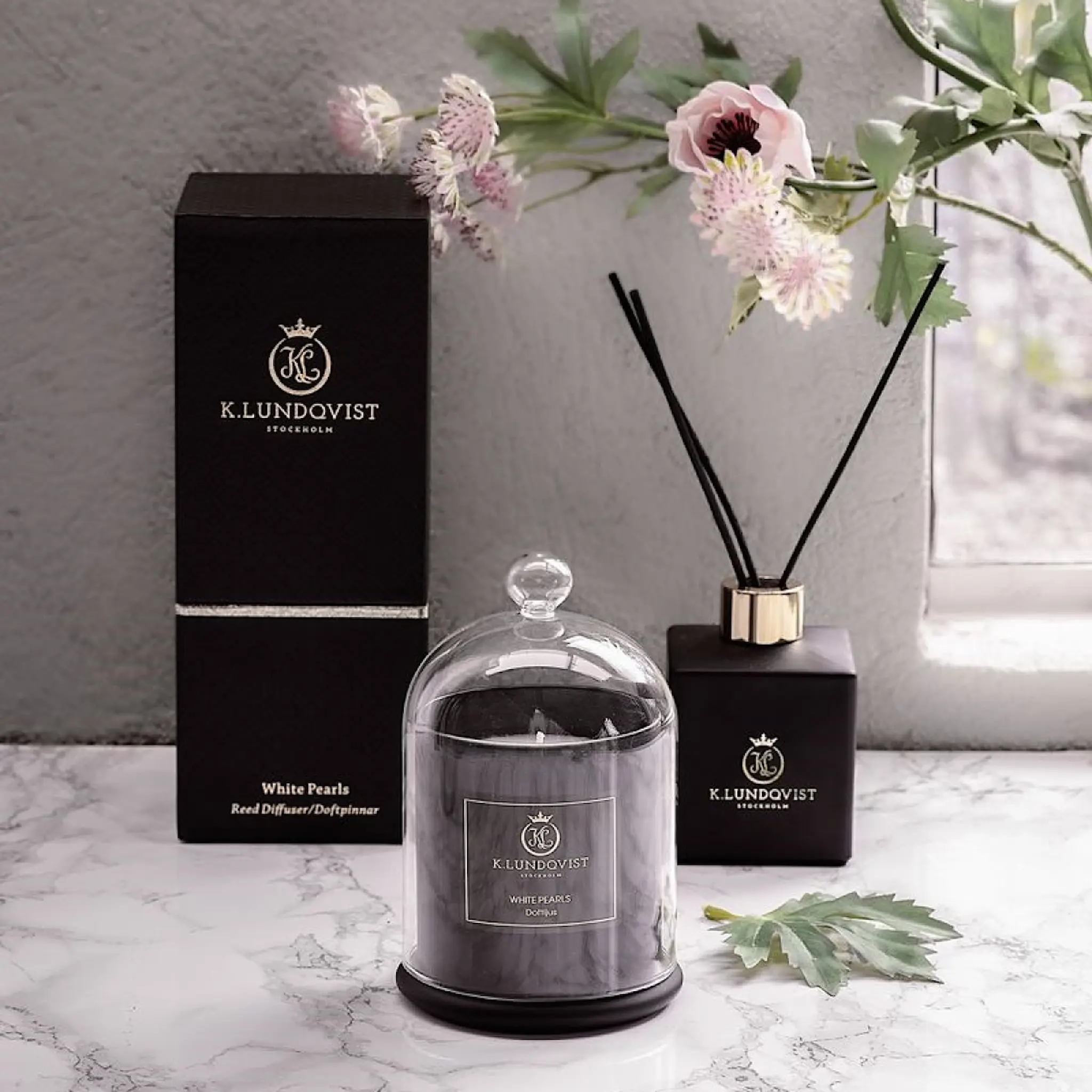 K. Lundqvist Stockholm Doftljus med glaskupa casa violeta