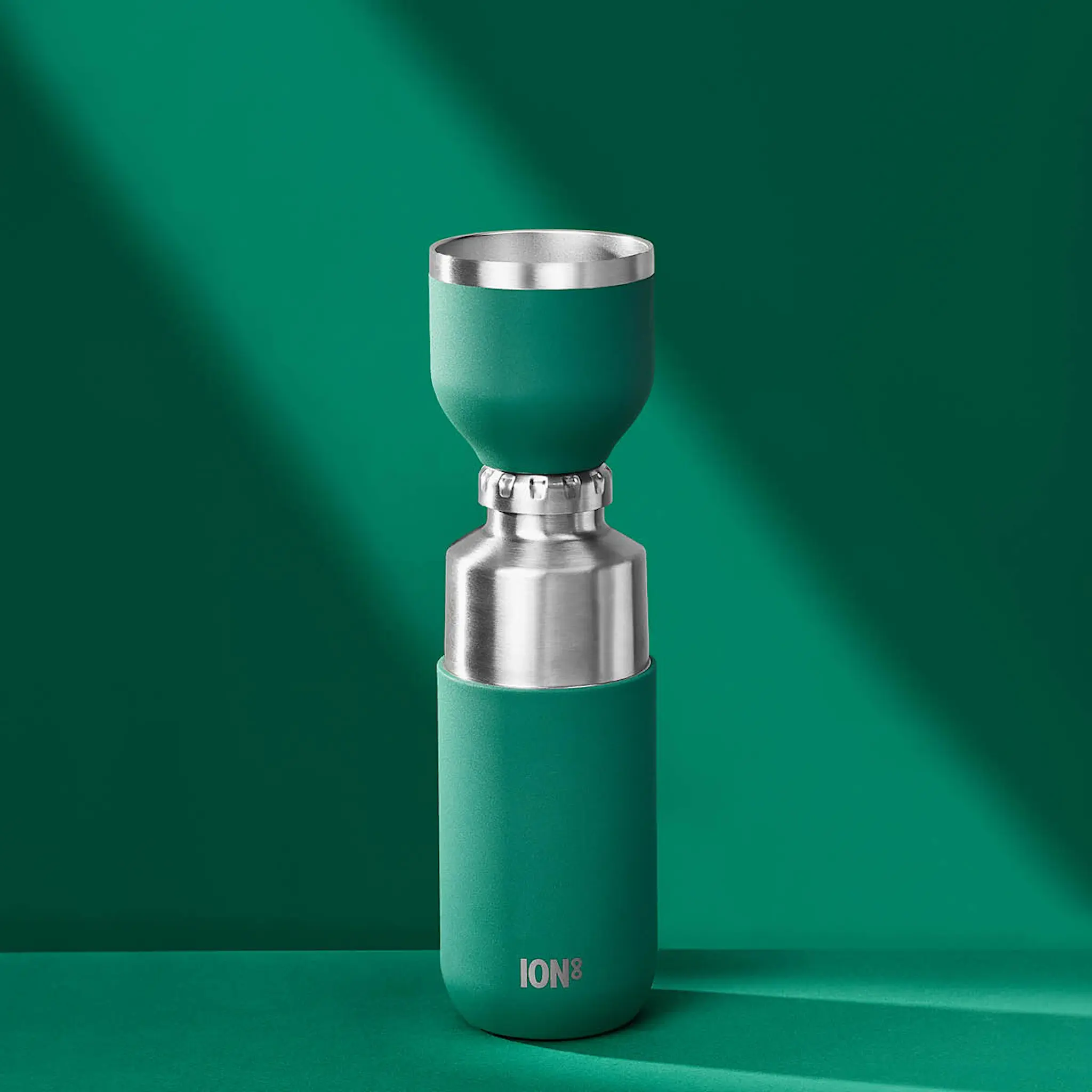 ION8 Luma termosflaska med kopp 0,7 L grön