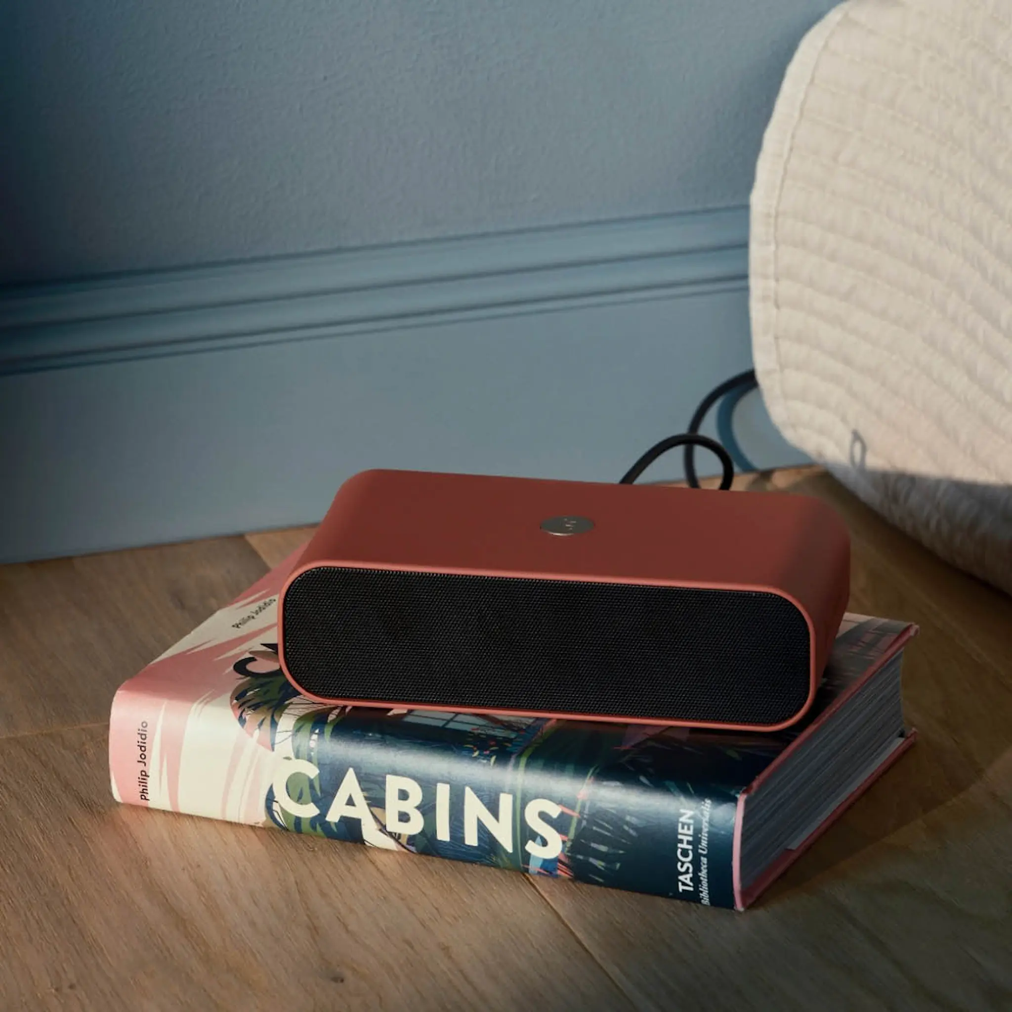 Kreafunk Wakie väckarklocka med Wake-up light och Qi 16x8x4,5 cm terrakotta